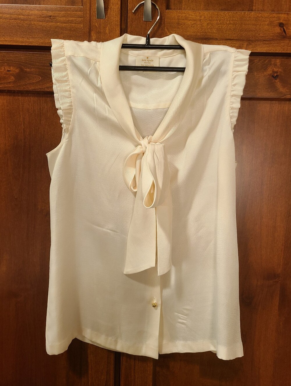 kate spade Cream Bow Tie Sleeveless Button Down Blouse Size 6